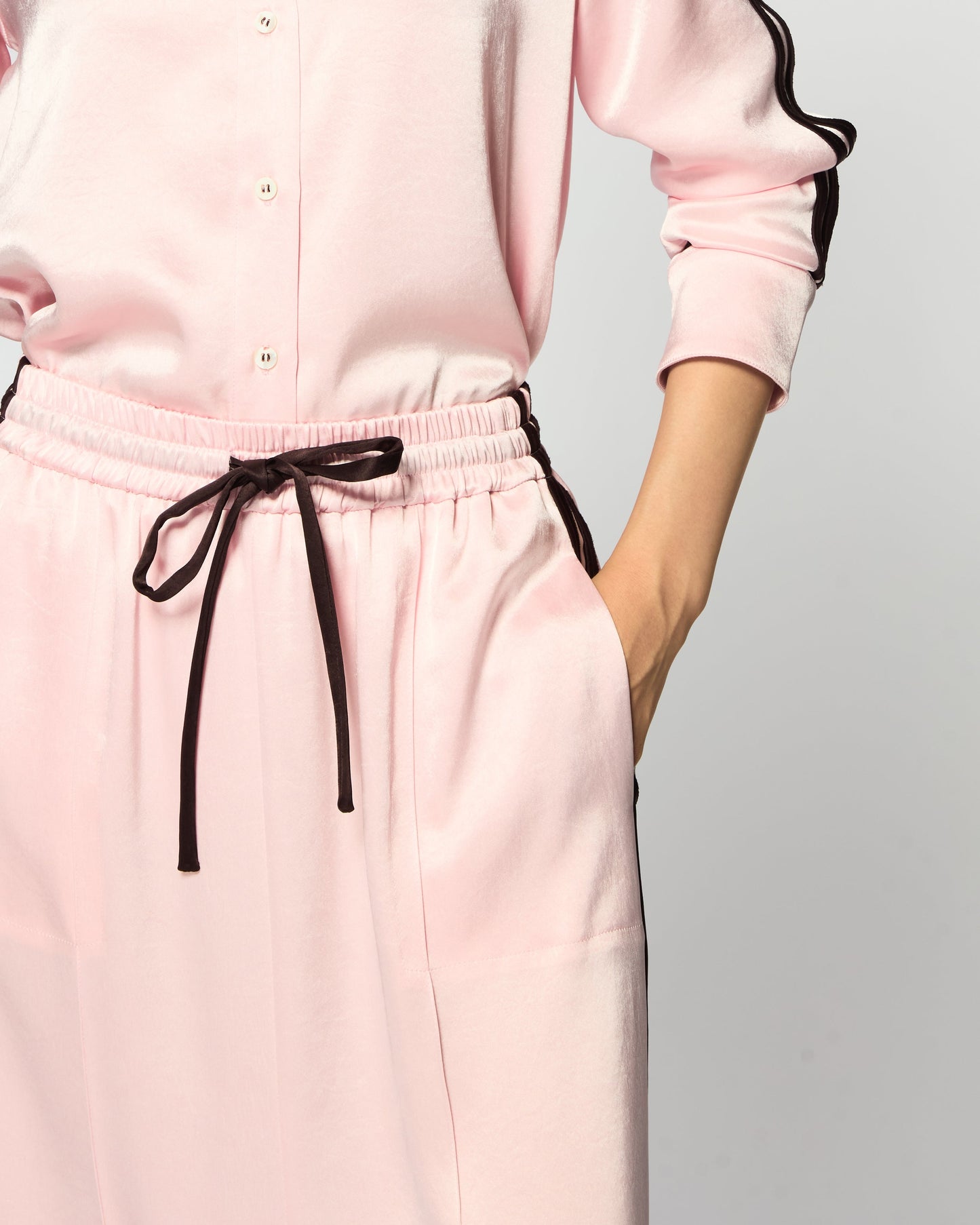 Elara Satin Jogger Skirt – Pale Pink